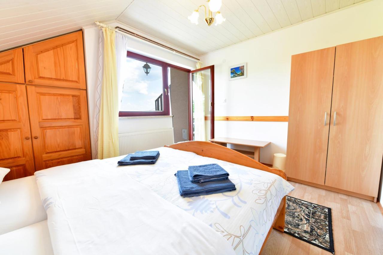Guesthouse Ante Hodak Seliste Dreznicko Exterior photo